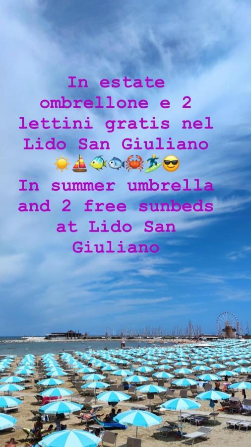 リミニLa Casa Di Clara Ombrellone Con 2 Lettini Al Lido San Giuliano Gratis E Parcheggio Privato Gratisアパートメント エクステリア 写真