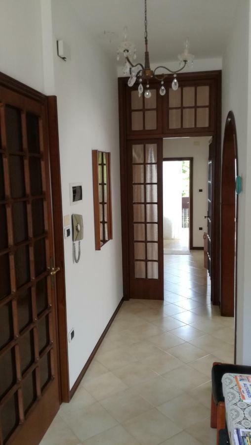 リミニLa Casa Di Clara Ombrellone Con 2 Lettini Al Lido San Giuliano Gratis E Parcheggio Privato Gratisアパートメント エクステリア 写真