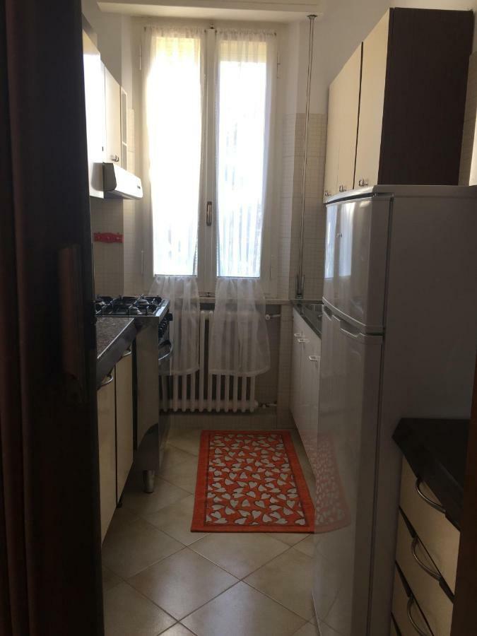 リミニLa Casa Di Clara Ombrellone Con 2 Lettini Al Lido San Giuliano Gratis E Parcheggio Privato Gratisアパートメント エクステリア 写真